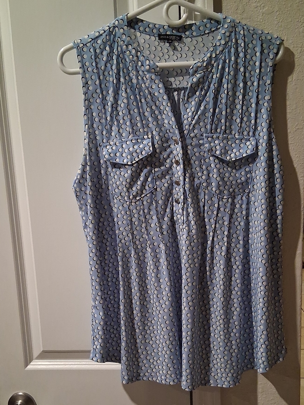 Ava & Viv Light Blue Sleeveless Camisole with Crescent Print